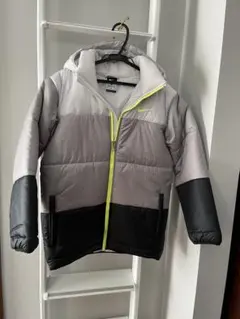 未使用　NIKEコート　フード付き