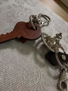 Vivienne Westwood ブラウンレザーキーリング 鍵型デザイン