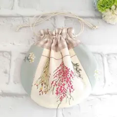 51. ハンドメイド＊小さいまるい巾着ポーチ　パッチワーク