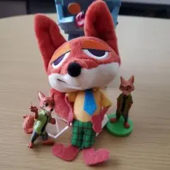 ズートピア　ニック　ぬいぐるみキーホルダー　マスコット　フィギュア