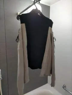 CECIL McBEE　コラボ　長袖肩開きニットトップス