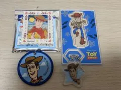 トイストーリー 5ウッディ アクリルスタンド アクリルチャーム セリア