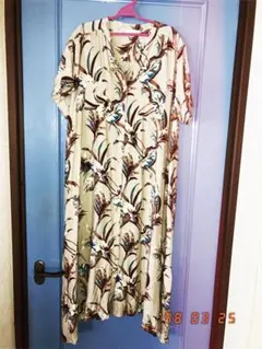 ワンピース　ボタニカル柄　新品