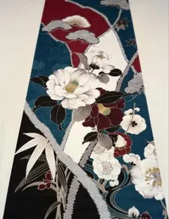 京友禅　はぎれ〈5988〉椿　梅　桜　松　真紅と青緑地模様　Kyo yuzen