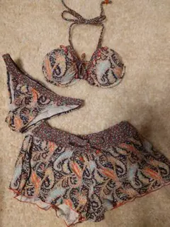 ビキニ水着　ペイズリー柄