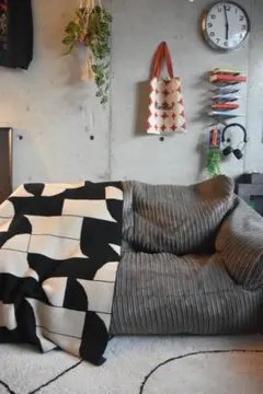 LoungePug ジョセフィンソファビーズクッション - メルカリ