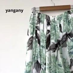 新品タグ付き　yangany ヤンガニー　花柄フレアスカートのサムネイル