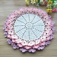 お花フリルのレース編みドイリー　インテリア　テーブルセンター　ピンク