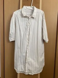 ハニーズ　ストライプシャツ