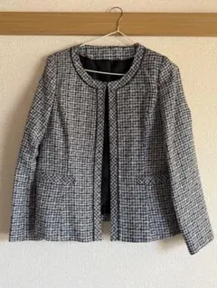 チェック柄ノーカラージャケット　9AR