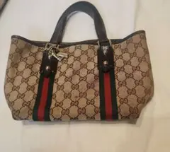 GUCCI GGキャンバス トートバッグ チャーム付き