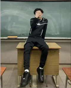 【Teeshyne着用　激レア‼️】　NIKEテックフリース発光モデル