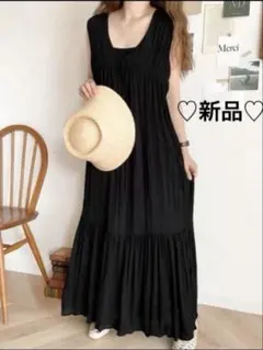 新品♡mily bilet洗練を極めた大人ワンピ。深Vロングワンピース　ブラック