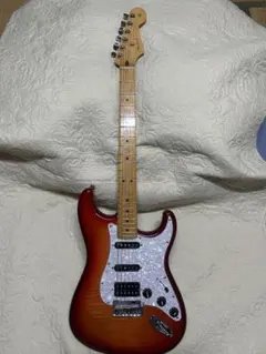 Fender ストラトキャスター HSS サンバーストのサムネイル