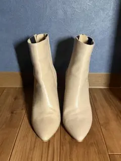 ベージュ ジッパー付き 高ヒールブーツ