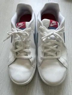 NIKE COURT ROYAL スニーカー