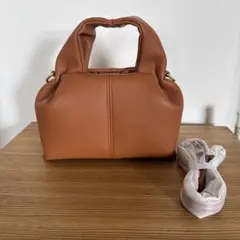 ブラウン レザー調ハンドバッグ