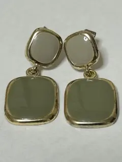 スクエアモチーフ ピアス ゴールド系 グリーン 上品 揺れる