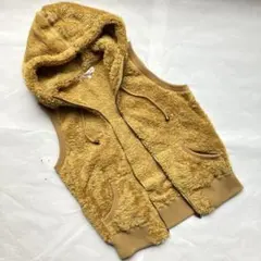 美品！　モコモコ　ベスト　フード付き　からし色　Ｌ