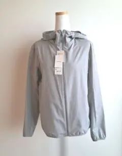 ユニクロ　ポケッタブルUVカットパーカ カラー: 03 GRAY　サイズ:M