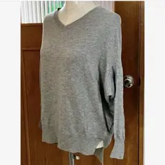 アースミュージックアンドエコロジー★グレーVネック★ニットソー★ドルマンスリーブ