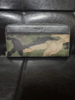 コーチ　coach 迷彩柄 ジッピ 長財布
