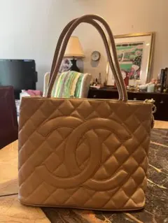 CHANEL ベージュ キルティング トートバッグ