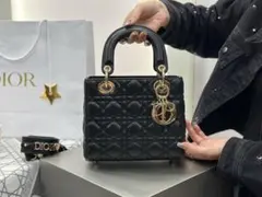 ブラック キルティング ハンドバッグ.12