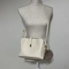 grove キティちゃんコラボ　アイボリー ショルダーバッグ ファー付き