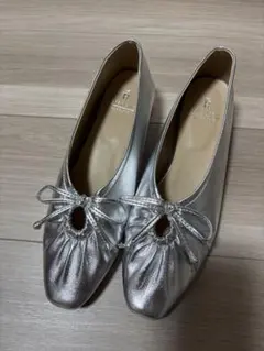 新品 シルバー リボン付き フラットシューズ 24.0cm