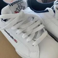 専用です。Reebok Classic ホワイト/ネイビー スニーカー