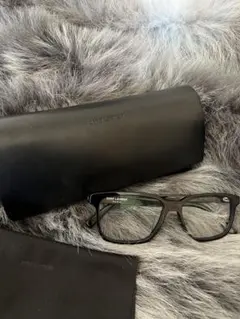 SAINT LAURENT ブラックメガネ ケース付き