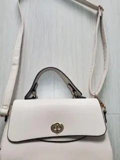 新品ショルダーバッグ