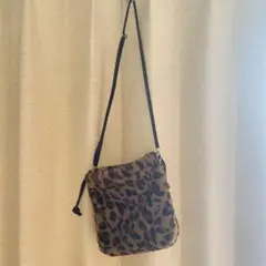 ヒョウ柄ファーショルダーバッグ