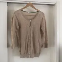 ベージュ 薄手ニットカーディガン スタジオクリップ