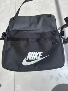 Nike ブラック ショルダーバッグ