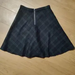 リバーシブル、フレアスカート ダークグリーン チェック柄と紺あ