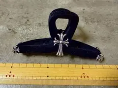 新品未使用品　黒いベルベットヘアクリップ