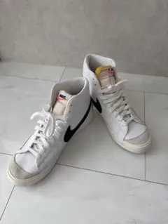 Nike Blazer Mid ホワイト/ブラック ハイカットスニーカー