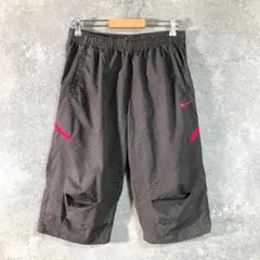 NIKE　ハーフパンツ　ブラック　ロゴ　プリント　ウエストゴム　スポーツのサムネイル
