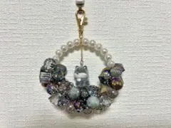 犬のチャーム付きビーズリース