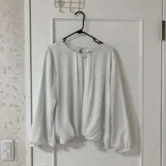 ホワイトブラウス Lサイズ バックキーhole付き