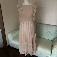 新品　タグ付き　リリアンカラット　ノースリーブ　ワンピース　ベージュ