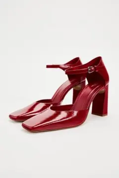 【ZARA】リアルレザースクエアトゥアンクルストラップパンプスのサムネイル
