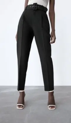 新品未使用タグ付きZARA ザラブラック ベルト付きパンツスラックス Sサイズ