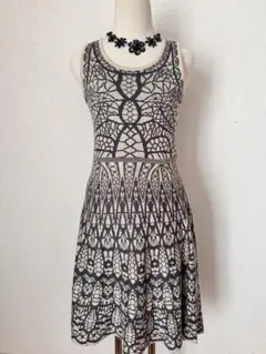 Bou Jeloud ノースリーブひざ丈ワンピース