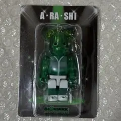 嵐 展覧会 ベアブリック 緑