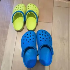 crocs キッズサンダル 2足セット