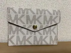 MICHAEL KORS パスポートケース