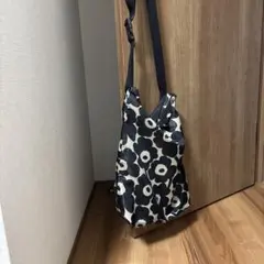 マリメッコ ショルダーバック　ウニッコ　ブラック系